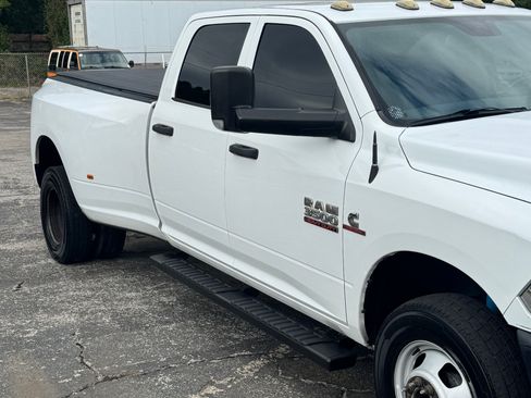 Used 2018 RAM 3500 Tradesman image 10