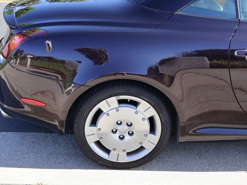 Used 2004 Lexus SC 430 Convertible RWD image 9