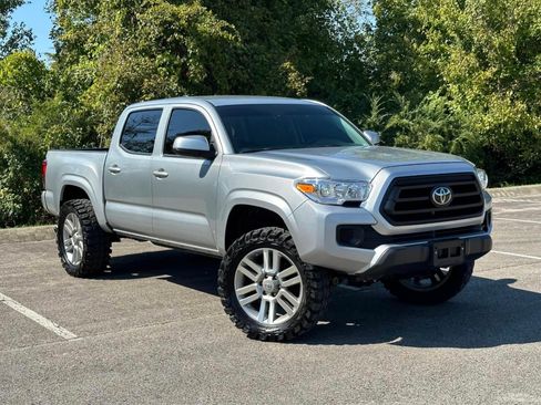Used 2023 Toyota Tacoma SR image 1