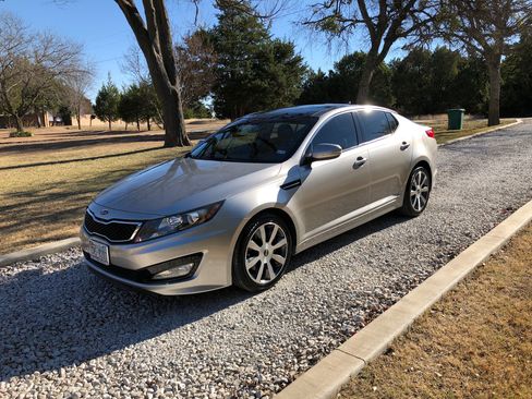 Used 2011 Kia Optima SX w/ Premium Touring Pkg image 2