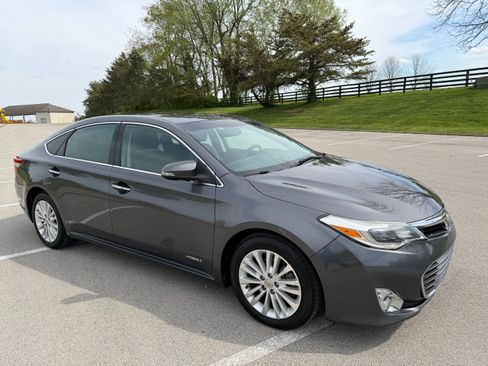 Used 2014 Toyota Avalon Limited image 4