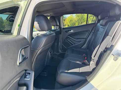 Used 2019 Mercedes-Benz GLA 250 4MATIC image 13