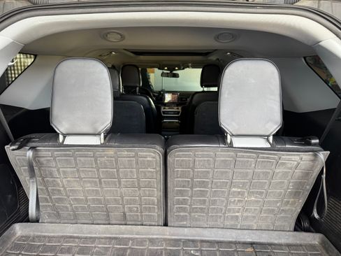 Used 2021 Ford Explorer XLT w/ Equipment Group 202A RWD image 9
