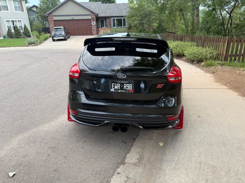 Used 2015 Ford Focus ST w/ Equipment Group 402A FWD image 11