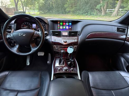 Used 2019 INFINITI Q70 Luxe w/ Sport Package RWD image 12