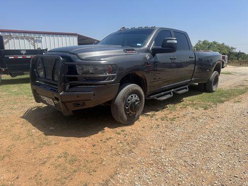 Used 2024 RAM 3500 Lone Star w/ Night Edition AWD/4WD image 4
