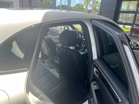 Used 2020 Porsche Macan S image 6