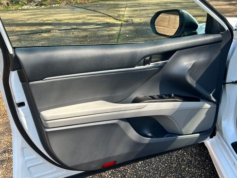 Used 2022 Toyota Camry SE w/ Audio Upgrade Package image 14