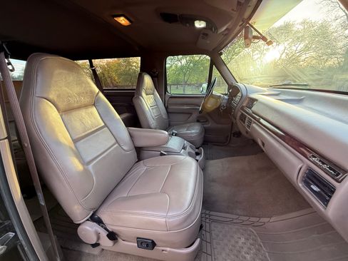 Used 1996 Ford Bronco image 23