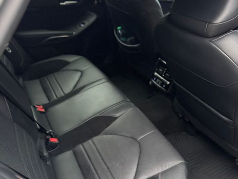 Used 2021 Toyota Avalon Touring image 10