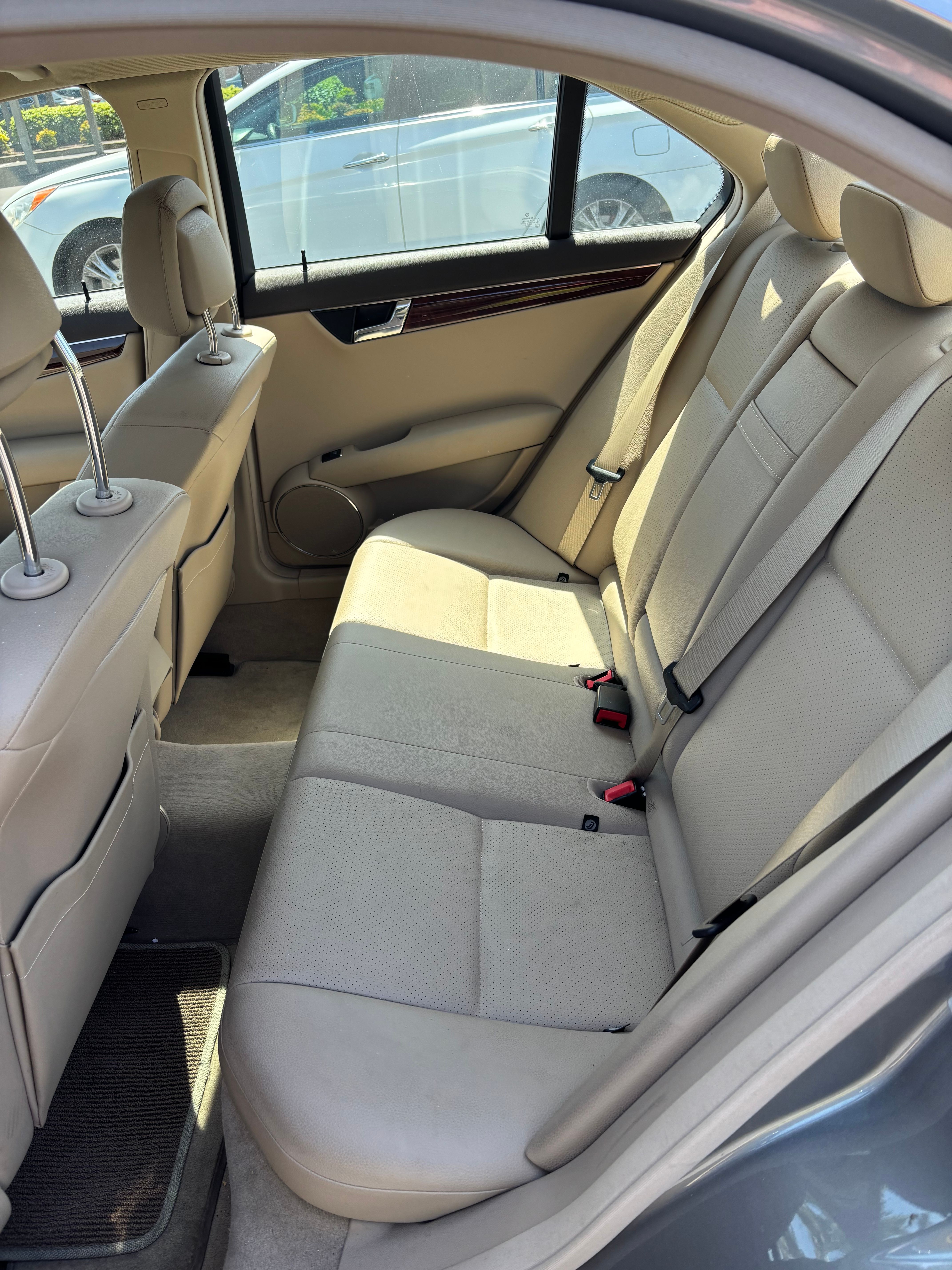 Used 2011 Mercedes-Benz C 300 Sedan image 20