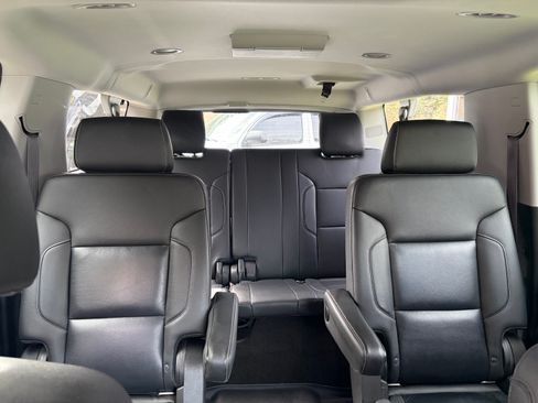 Used 2017 Chevrolet Suburban LT image 12
