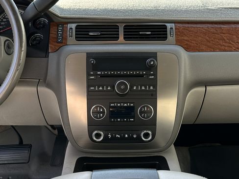 Used 2007 GMC Yukon XL SLT w/ SLT Preferred Equipment Group image 14