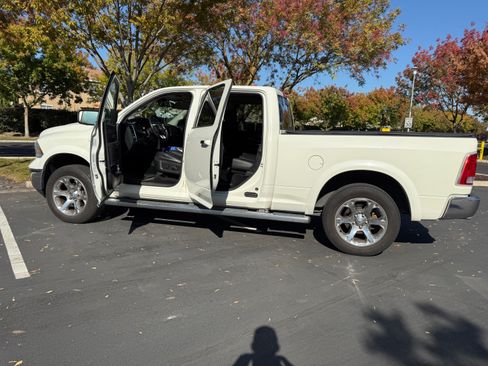 Used 2016 RAM 1500 Laramie w/ Convenience Group image 9