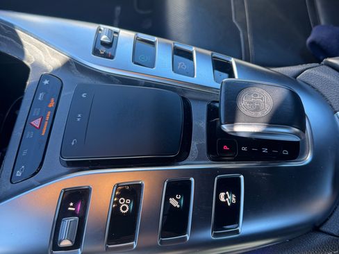 Used 2022 Mercedes-Benz AMG GT 43 image 23