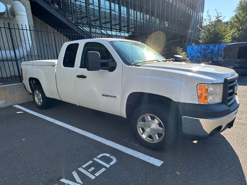 Used 2011 GMC Sierra 1500 W/T AWD/4WD image 4