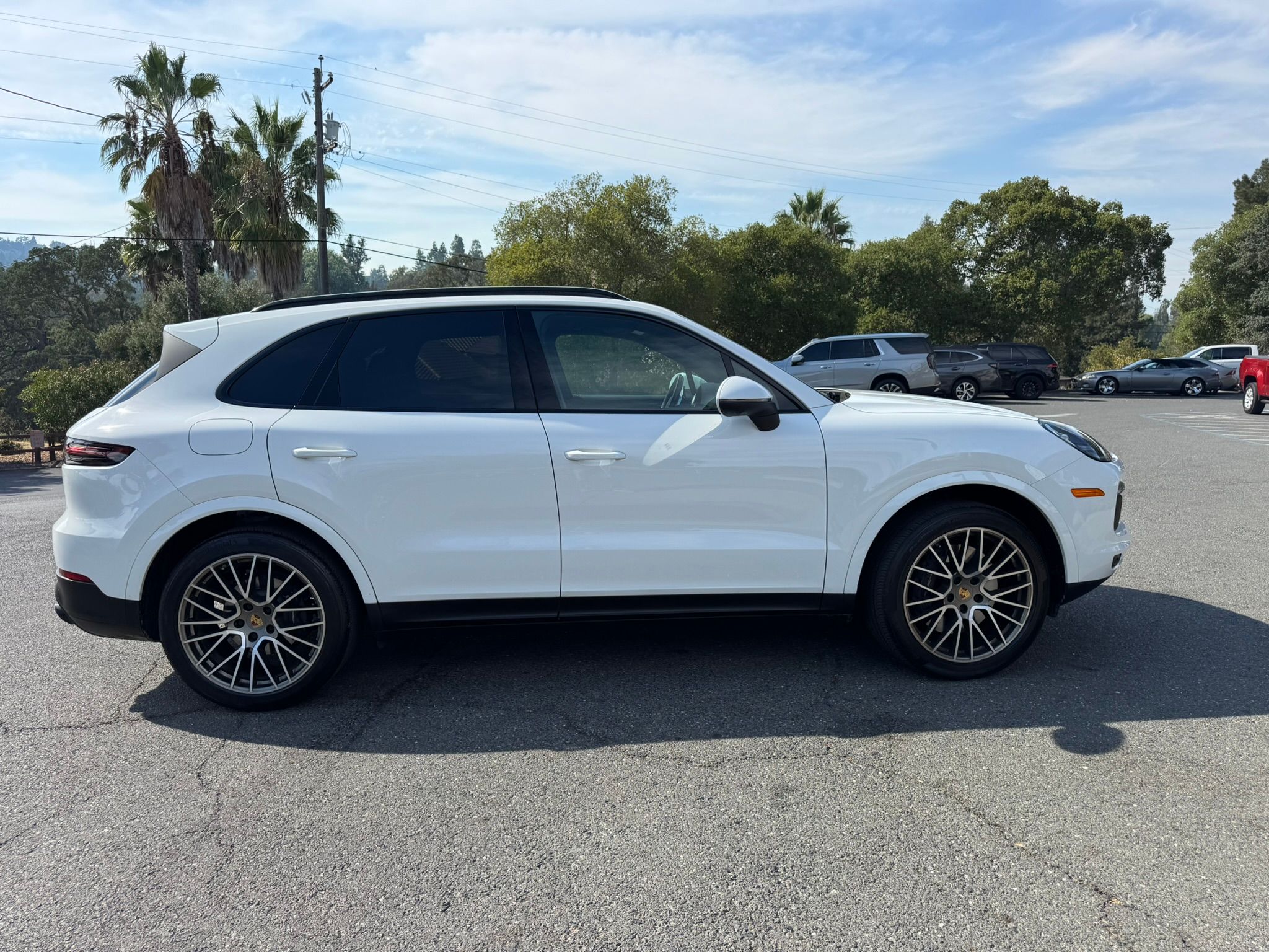Used 2023 Porsche Cayenne Platinum Edition AWD/4WD image 5