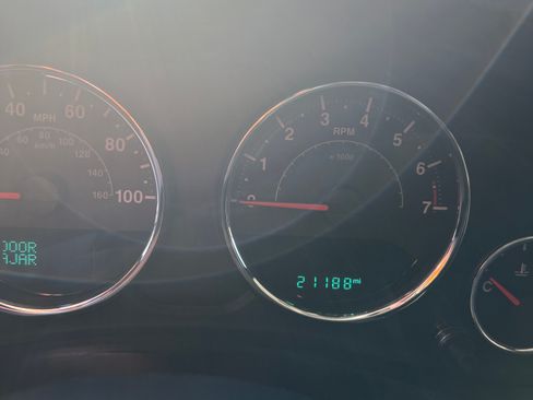 Used 2016 Jeep Wrangler Sahara w/ Dual Top Group AWD/4WD image 5