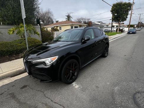 Used 2019 Alfa Romeo Stelvio Sport w/ Quick Order Package 22K Sport image 4