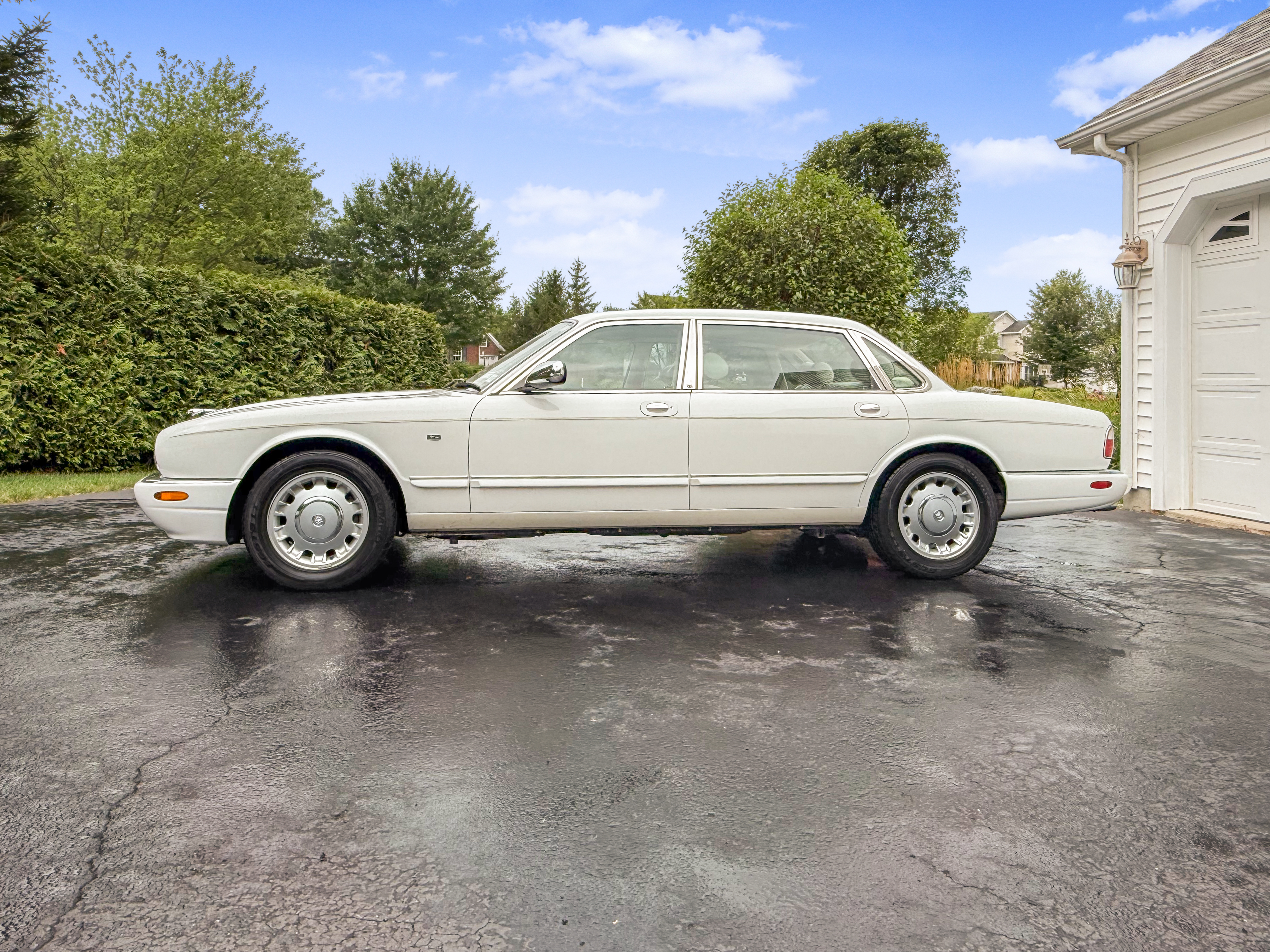 Used 2000 Jaguar XJ Vanden Plas RWD image 5