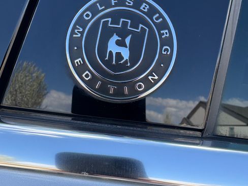 Used 2017 Volkswagen Touareg Wolfsburg Edition image 10