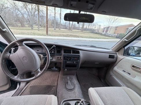 Used 1997 Toyota T100 SR5 image 5