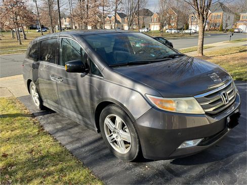 Used 2013 Honda Odyssey Touring Elite image 6