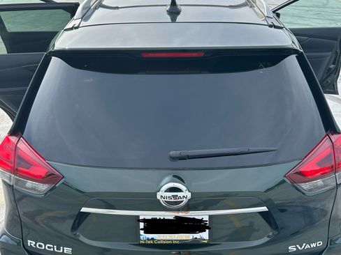 Used 2018 Nissan Rogue SV image 32