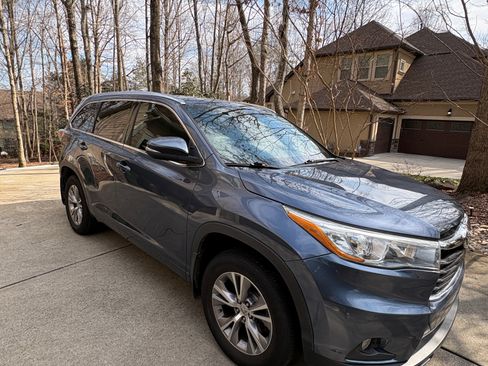 Used 2015 Toyota Highlander XLE image 6