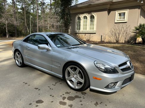 Used 2009 Mercedes-Benz SL 550 image 4