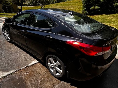 Used 2013 Hyundai Elantra GLS w/ Preferred Pkg FWD image 6