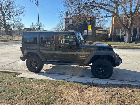 Used 2015 Jeep Wrangler Unlimited Sport w/ Quick Order Package 24S image 4