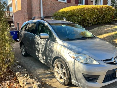 Used 2010 MAZDA MAZDA5 Sport FWD image 4