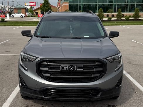 Used 2020 GMC Terrain SLT w/ Elevation Edition FWD image 2
