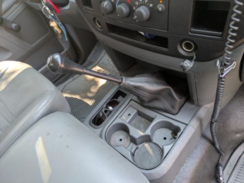 Used 2008 Dodge Ram 1500 Truck ST image 11