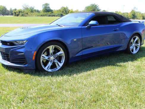 Used 2020 Chevrolet Camaro SS RWD image 19