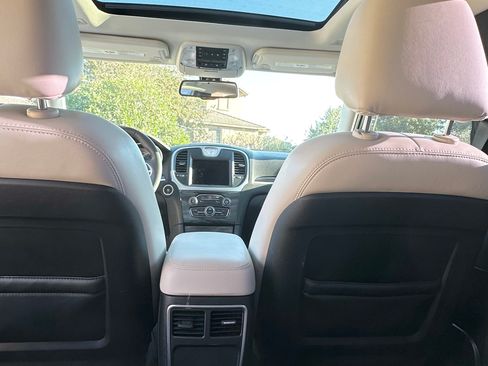 Used 2022 Chrysler 300 Touring L w/ Popular Equipment Group image 4