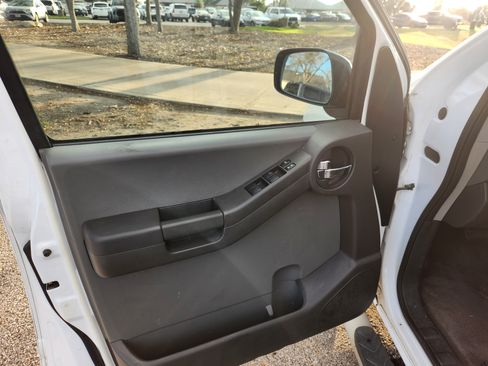 Used 2011 Nissan Xterra S image 9