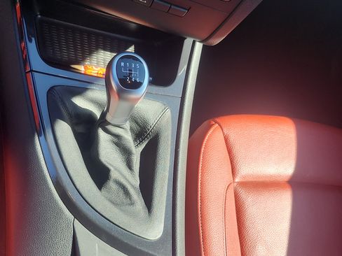 Used 2012 BMW 128i Convertible image 9