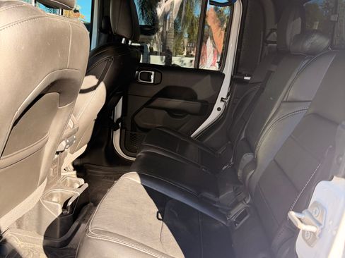 Used 2021 Jeep Gladiator Overland w/ Popular Equipment Package image 8