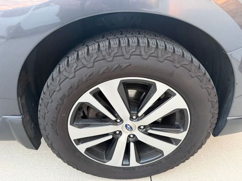 Used 2019 Subaru Outback 2.5i Limited w/ Popular Package #2 AWD/4WD image 13