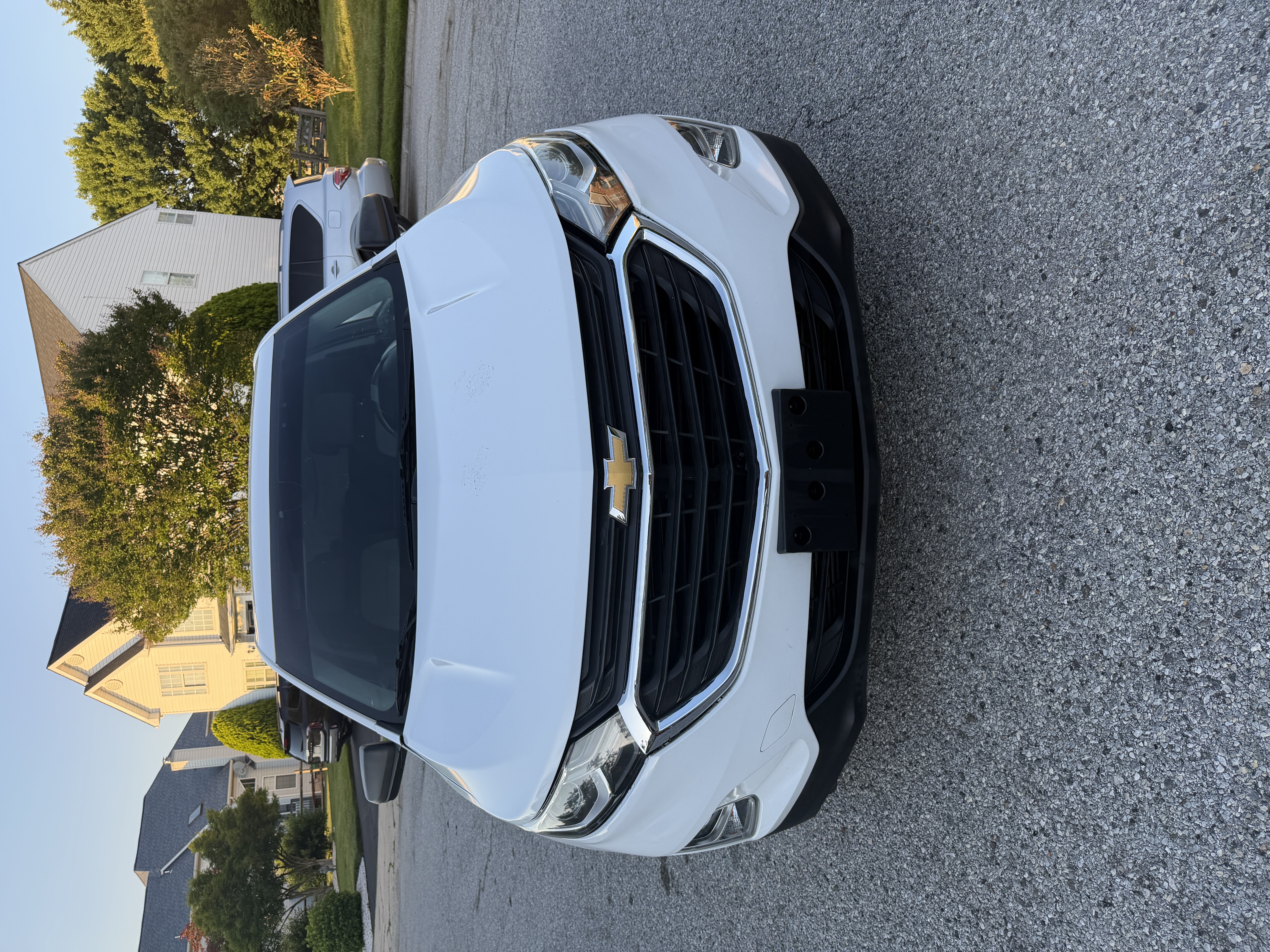 Used 2019 Chevrolet Equinox LS w/ LS Convenience Package FWD image 2