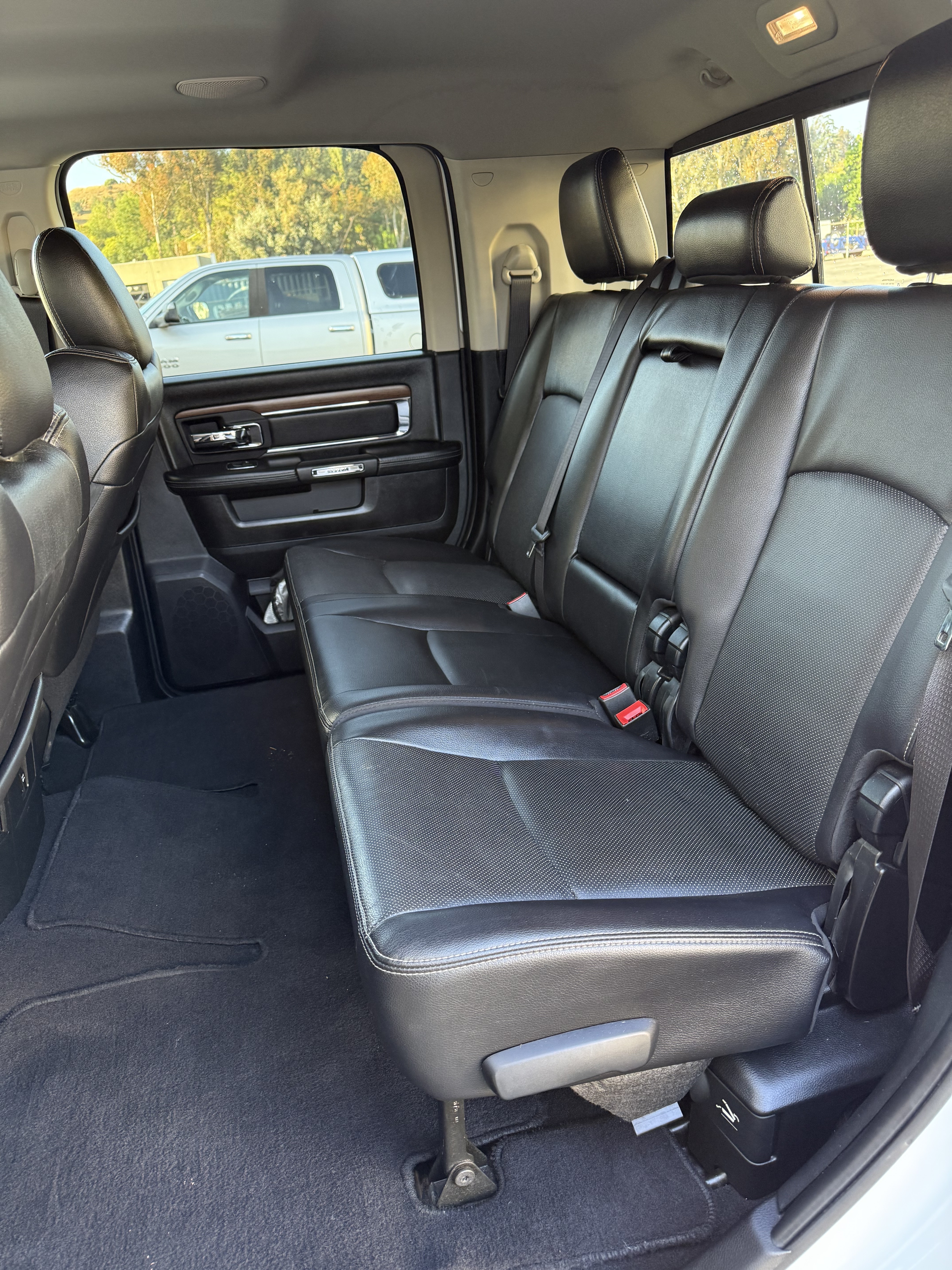 Used 2016 RAM 2500 Laramie w/ Convenience Group AWD/4WD image 12