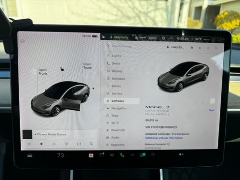 Used 2018 Tesla Model 3 Long Range image 2