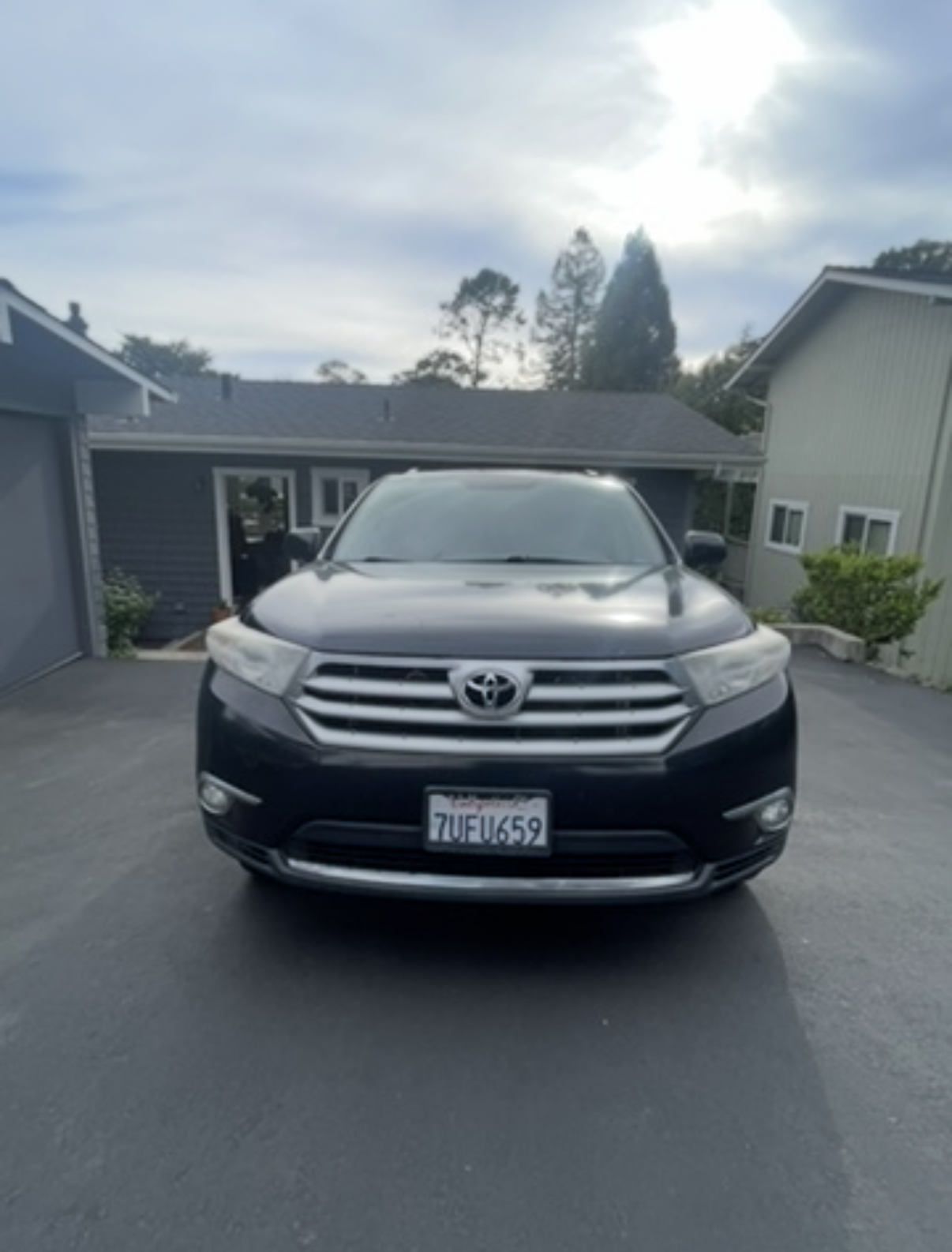 Used 2011 Toyota Highlander Limited w/ Tow Pkg AWD/4WD image 1