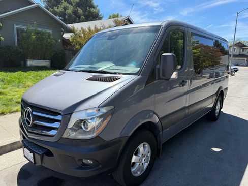 Used 2017 Mercedes-Benz Sprinter 2500 image 1