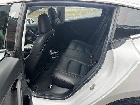 Used 2018 Tesla Model 3 Long Range image 1