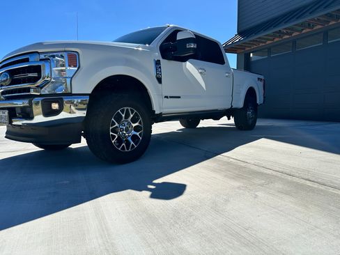 Used 2020 Ford F350 Lariat w/ Lariat Ultimate Package image 4
