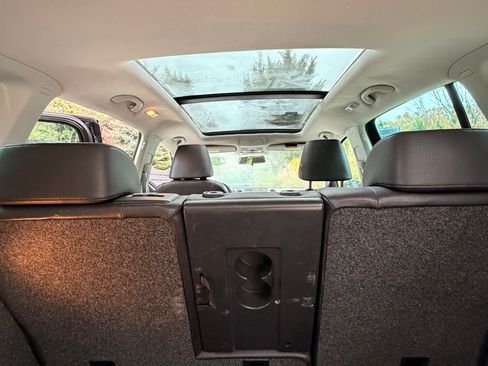 Used 2010 Volkswagen Tiguan Wolfsburg Edition image 21