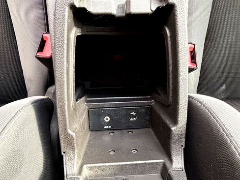 Used 2013 Ford Focus SE w/ SE Winter Pkg image 14